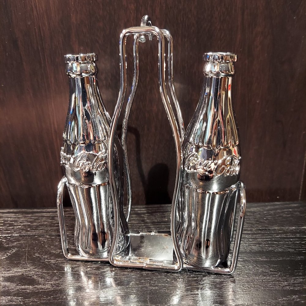 Coca Cola Diner Collection Chrome Coke Bottle Salt & Pepper Shaker Set & Caddy